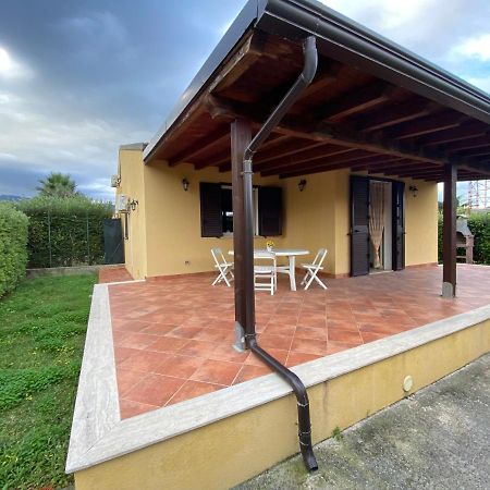 Villa Indipendente Le Coccinelle Beach Mare Piscina A 250 Mt Dal Mare Con Servizio Di Piscina A 400 Mt 12 K Da Cefalu 캄포펠리체 디 로첼라 외부 사진