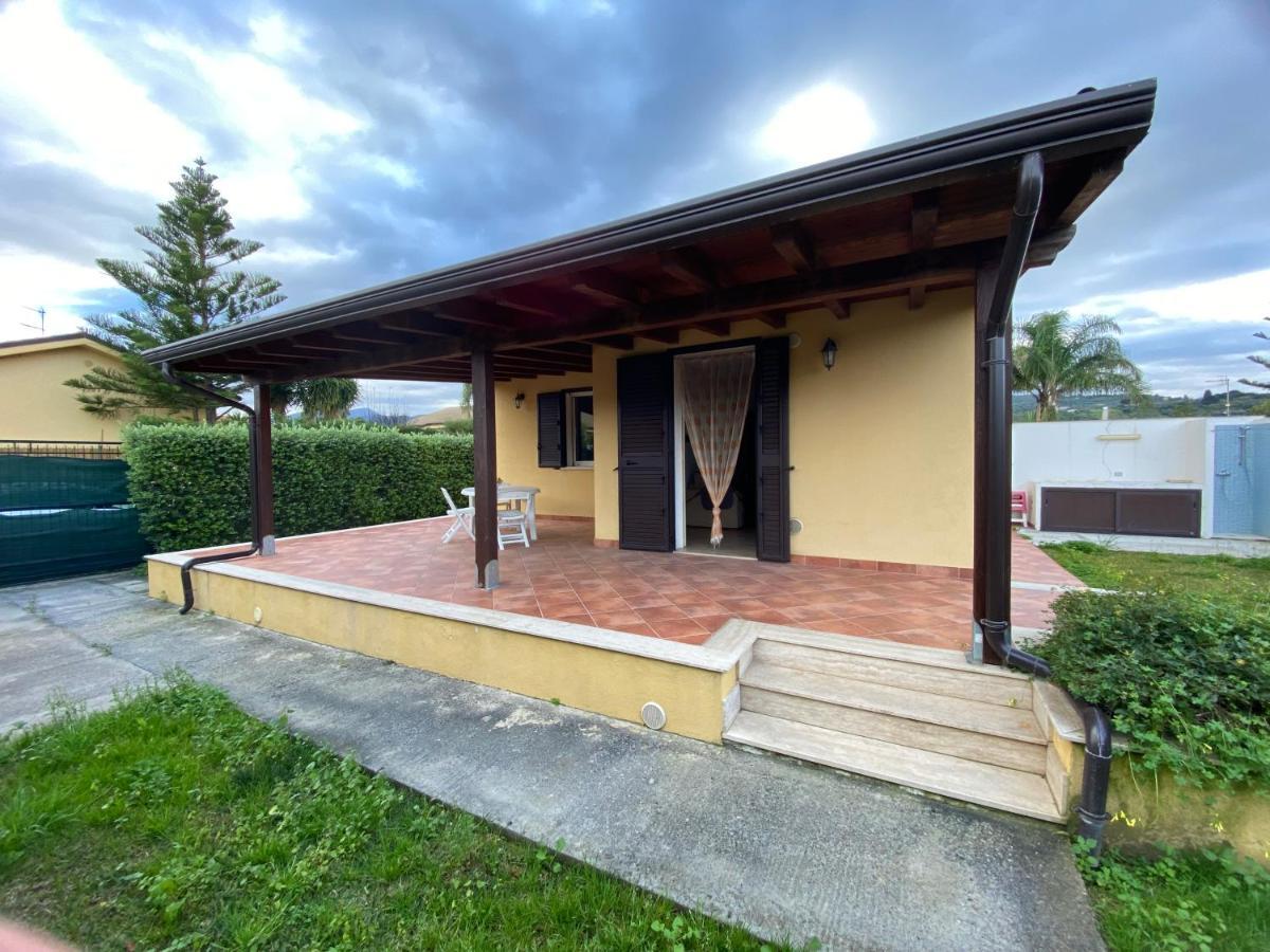 Villa Indipendente Le Coccinelle Beach Mare Piscina A 250 Mt Dal Mare Con Servizio Di Piscina A 400 Mt 12 K Da Cefalu 캄포펠리체 디 로첼라 외부 사진