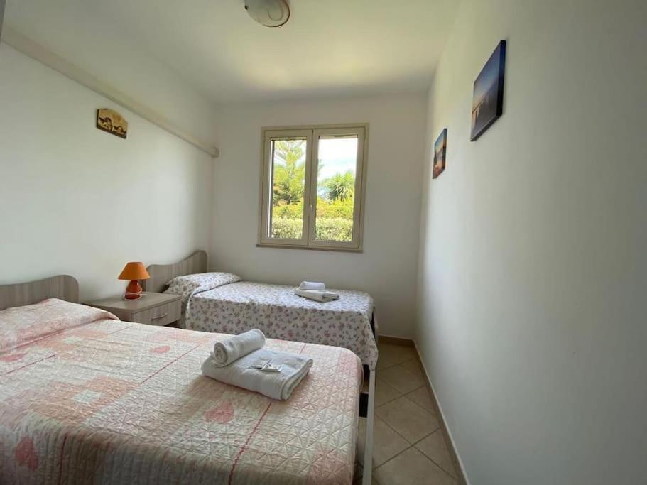 Villa Indipendente Le Coccinelle Beach Mare Piscina A 250 Mt Dal Mare Con Servizio Di Piscina A 400 Mt 12 K Da Cefalu 캄포펠리체 디 로첼라 외부 사진