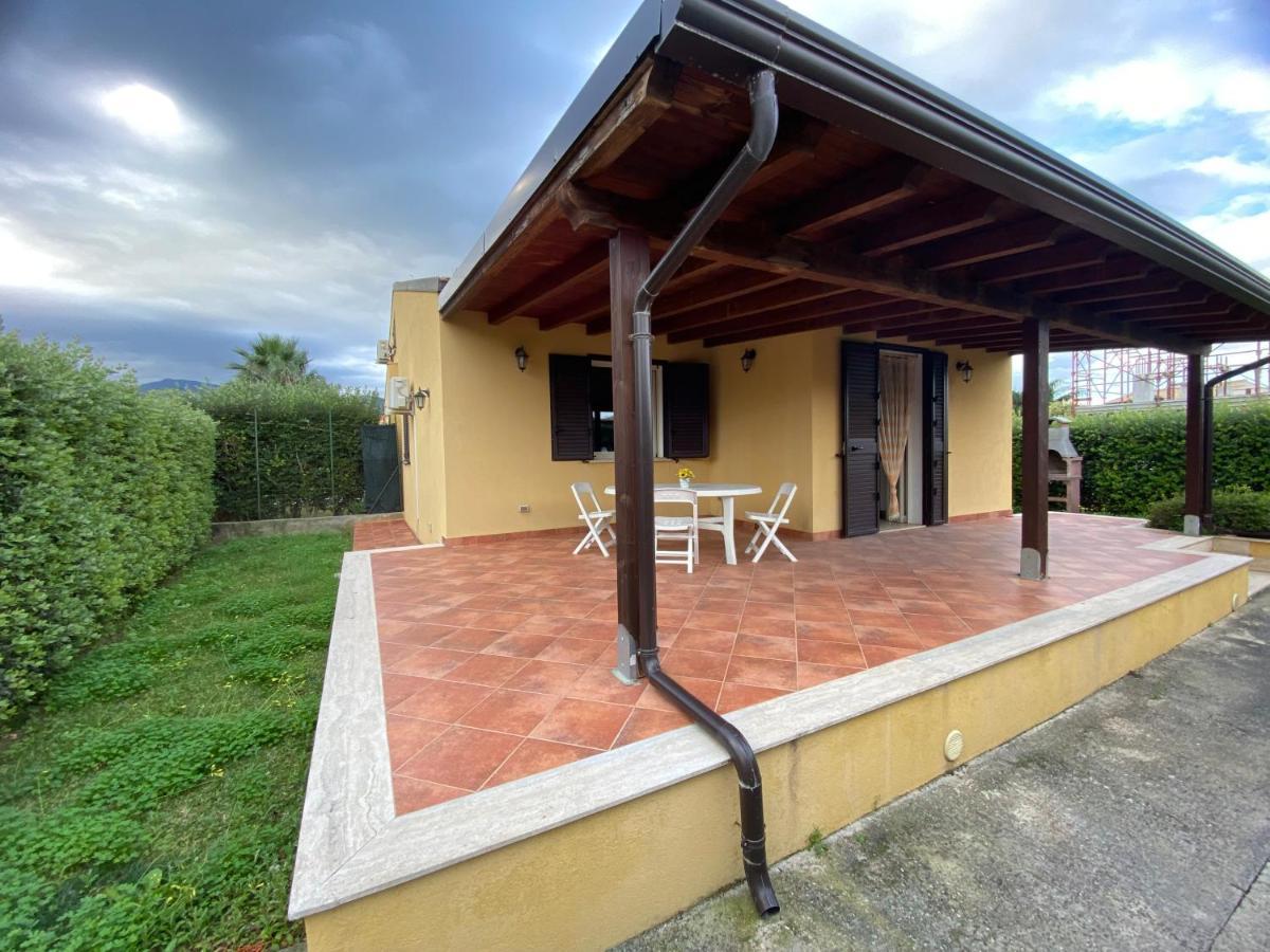 Villa Indipendente Le Coccinelle Beach Mare Piscina A 250 Mt Dal Mare Con Servizio Di Piscina A 400 Mt 12 K Da Cefalu 캄포펠리체 디 로첼라 외부 사진