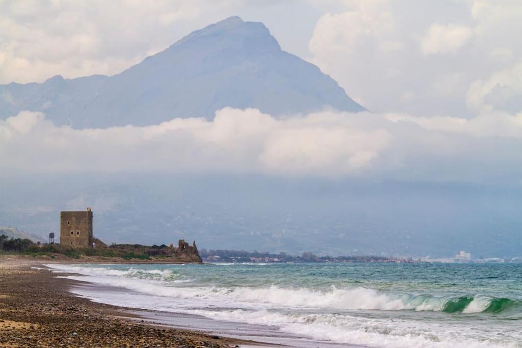 Villa Indipendente Le Coccinelle Beach Mare Piscina A 250 Mt Dal Mare Con Servizio Di Piscina A 400 Mt 12 K Da Cefalu 캄포펠리체 디 로첼라 외부 사진