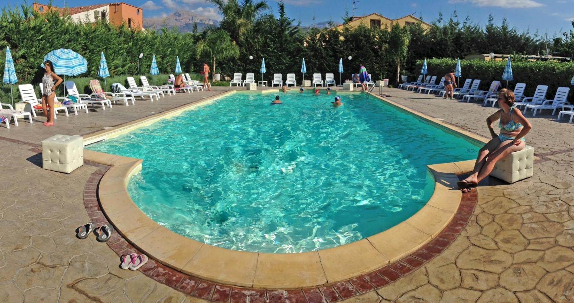 Villa Indipendente Le Coccinelle Beach Mare Piscina A 250 Mt Dal Mare Con Servizio Di Piscina A 400 Mt 12 K Da Cefalu 캄포펠리체 디 로첼라 외부 사진