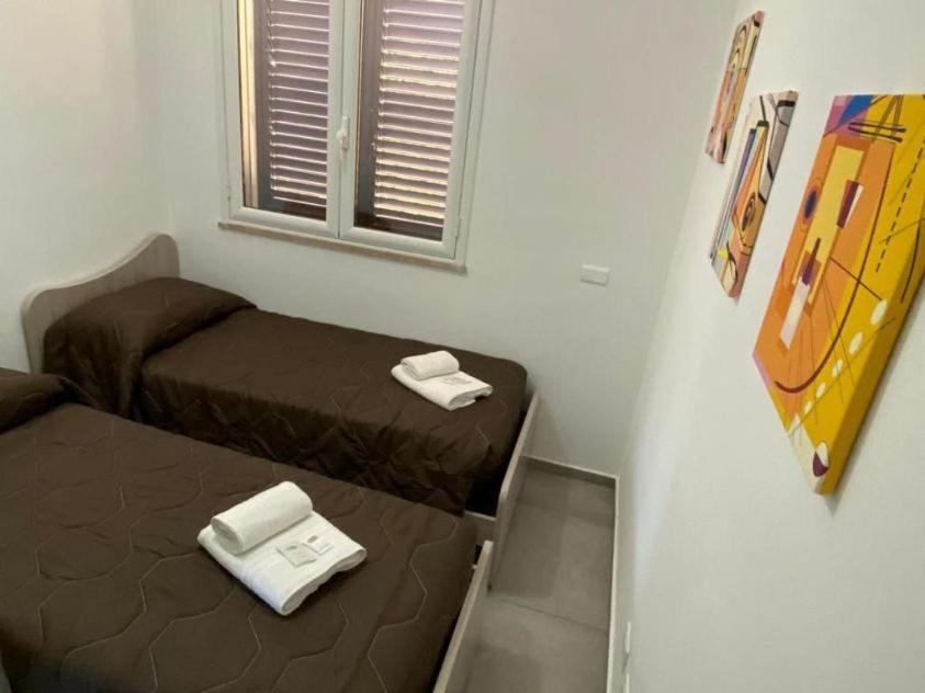 Villa Indipendente Le Coccinelle Beach Mare Piscina A 250 Mt Dal Mare Con Servizio Di Piscina A 400 Mt 12 K Da Cefalu 캄포펠리체 디 로첼라 외부 사진